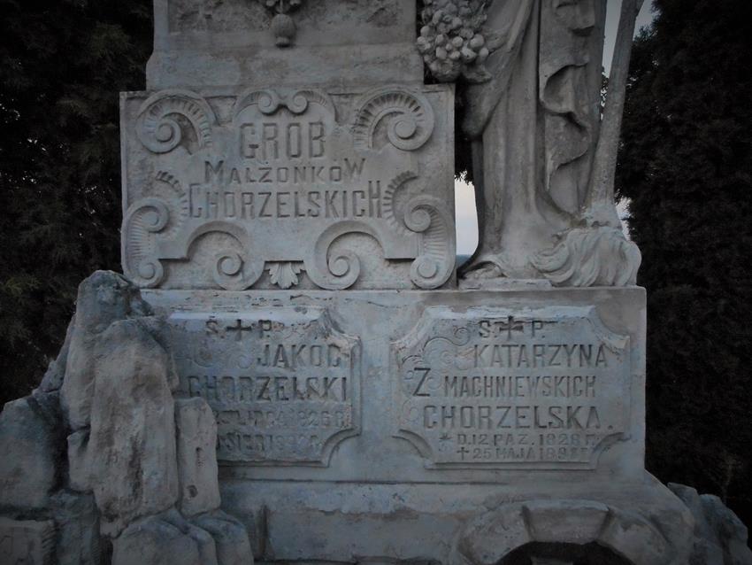 Grób rodziny Chorzelskich (3).JPG