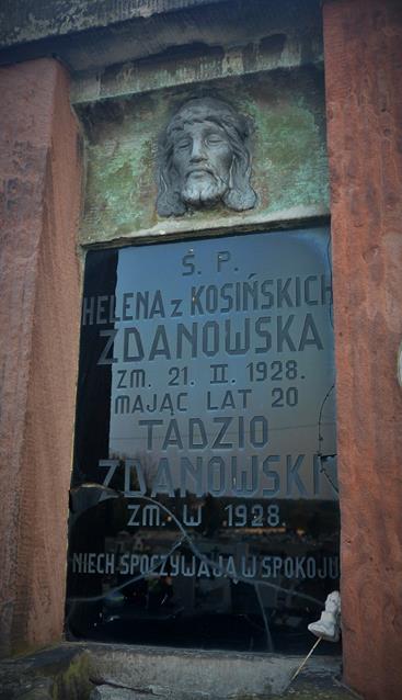 Grobowiec rodziny Zdanowskich (2).JPG