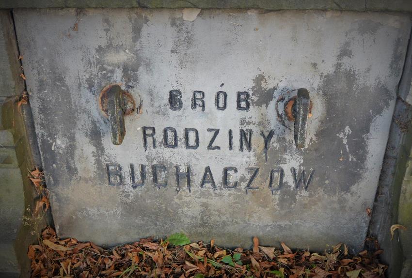 Grobowiec rodziny Buchacz (2).JPG