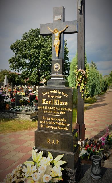 Grób księdza Karla Klose (1).JPG