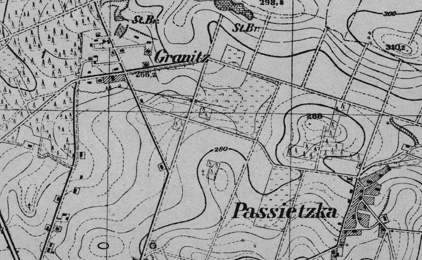 Cmentarz na mapie z 1942.jpg