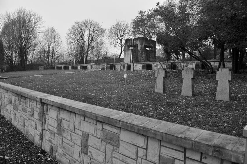 Cmentarz żołnierzy niemieckich (2).JPG