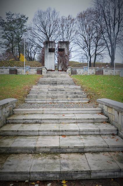 Cmentarz żołnierzy niemieckich (10).JPG
