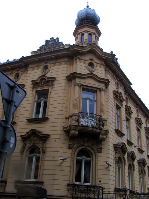 2. Pałac Jutkiewiczów.JPG