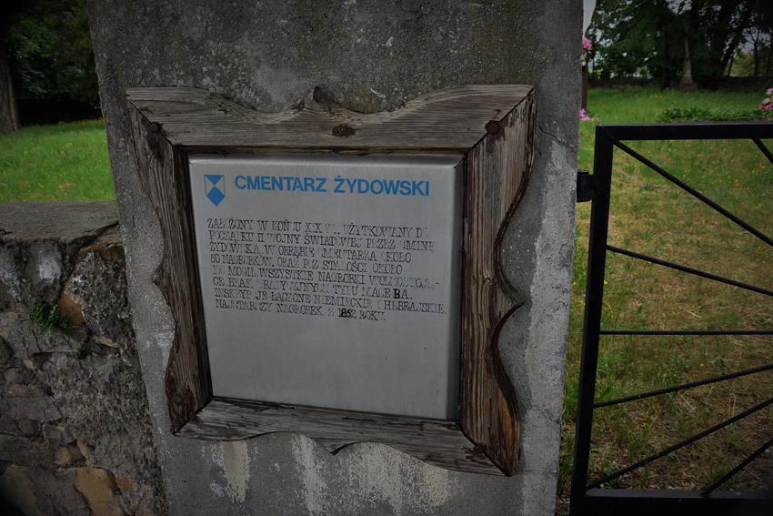 Wejście przez cmentarz chrześcijański.JPG