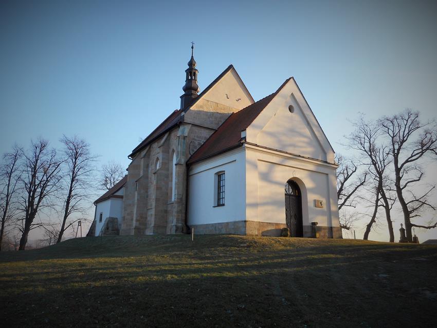 Kościół pw. Narodzenia Najświętszej Marii Panny w Łapczycy (1).JPG