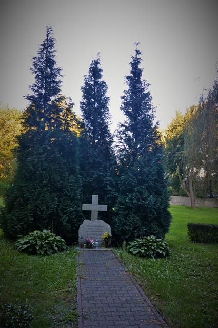 Miejsce po cmentarzu (1).JPG