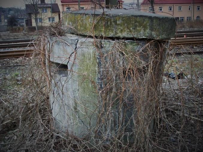 Schron przy torowisku, obok Huty Będzin (6).jpg