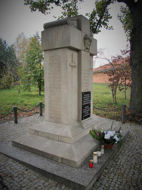 Pomnik w Żernikach (3).jpg