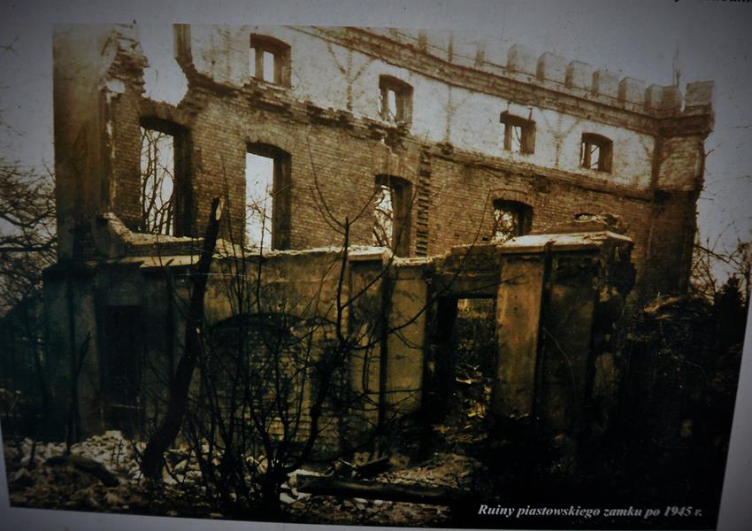 Ruiny zachowane po roku 1945 (1).JPG