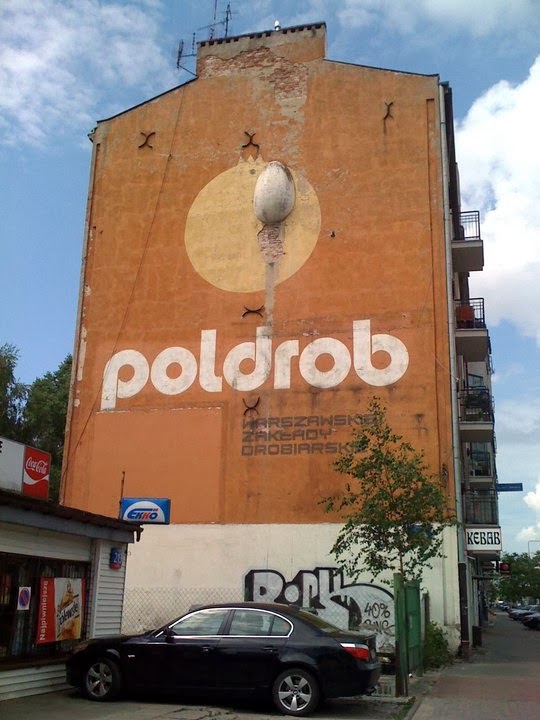 Tak wyglądała reklama PolDrobiu na rondzie Wiatraczna zanim została zdemontowana (Fot. AKA).jpg