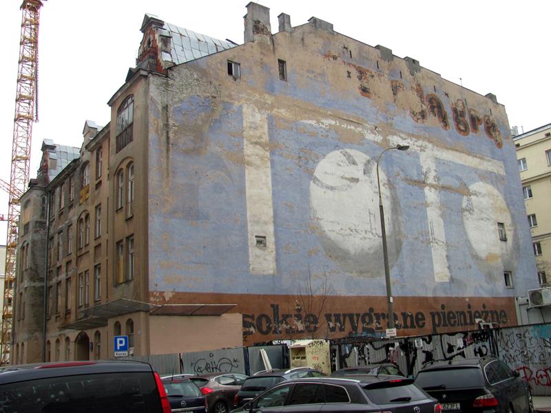 3. Warszawa - mural.JPG