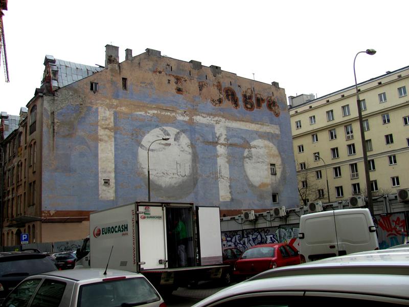 0. Warszawa - mural.JPG