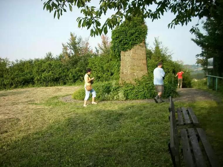 2. Chełm - majdan grodziska - ewakuacja po ataku komarów.JPG