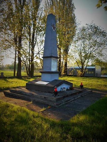 Pomnik żołnierzy Armii Czerwonej (11).JPG