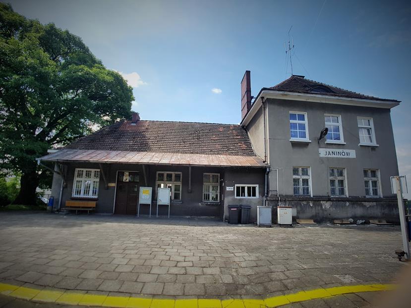 Stacja Janinów (2).jpg