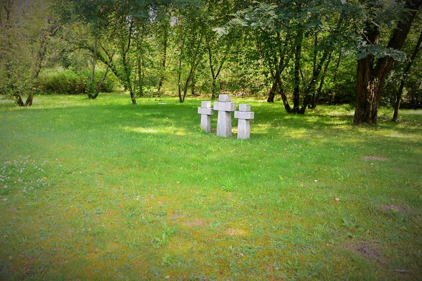 Cmentarz żołnierzy niemieckich (2).JPG