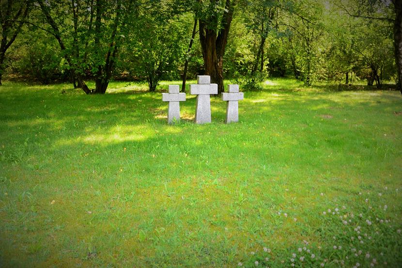 Cmentarz żołnierzy niemieckich (12).JPG
