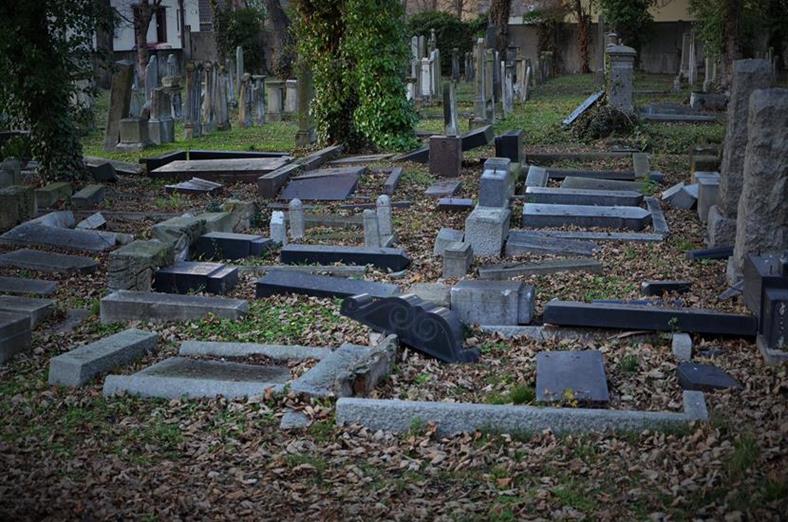 Cmentarz żydowski w Opolu (16).JPG