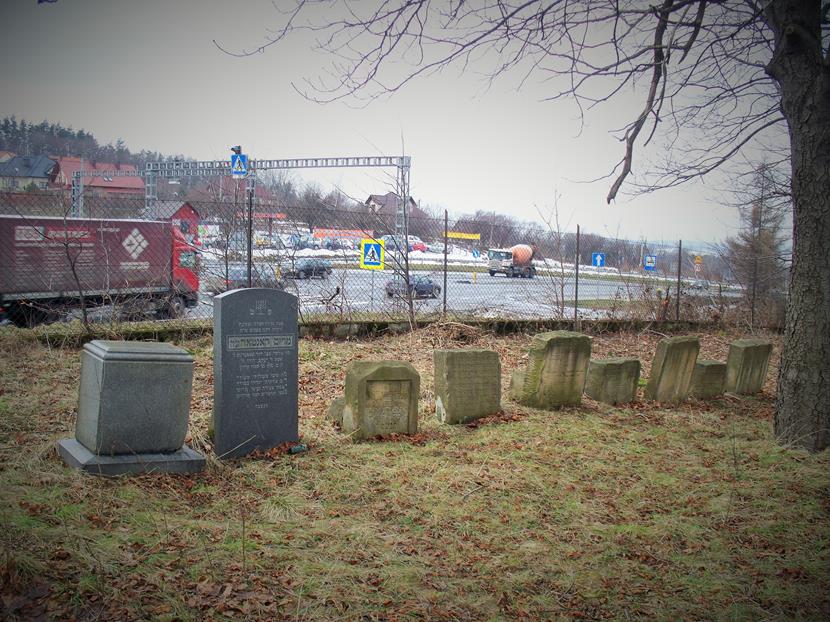 Cmentarz w styczniu 2011 roku (11).jpg