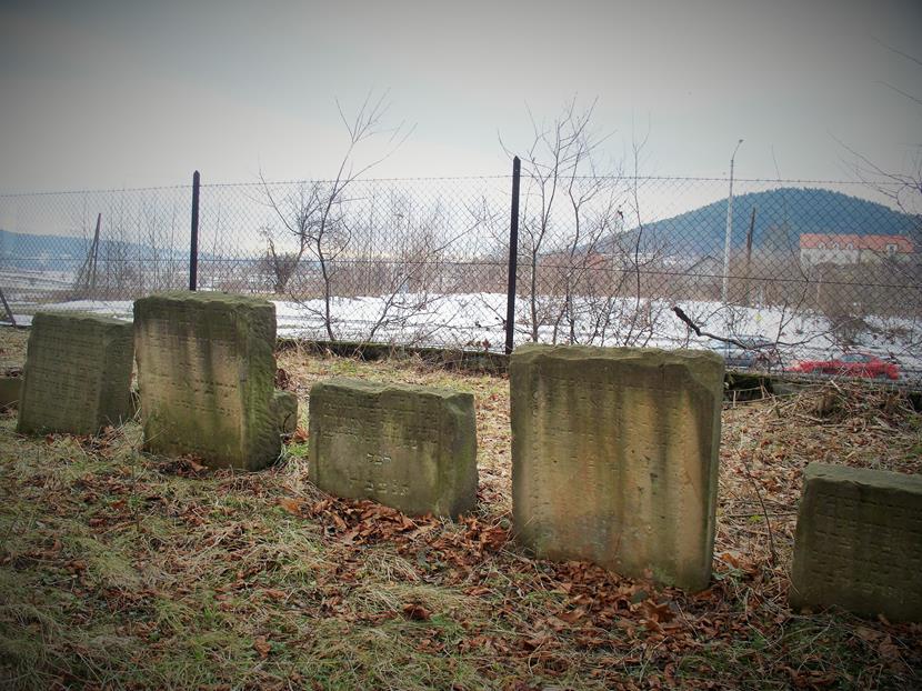 Cmentarz w styczniu 2011 roku (14).jpg