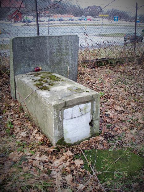Cmentarz w styczniu 2011 roku (17).jpg