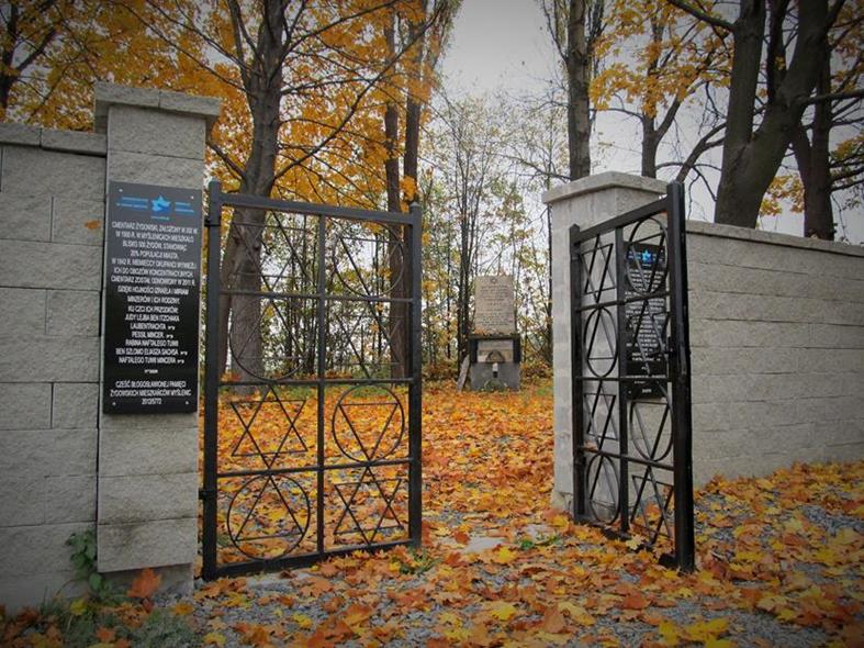 Cmentarz żydowski w Myślenicach jesienią 2012 roku (1).JPG