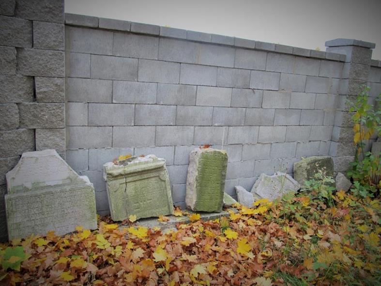 Cmentarz żydowski w Myślenicach jesienią 2012 roku (11).JPG