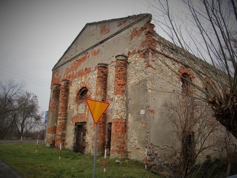 KRZEPICE - synagoga (1).jpg