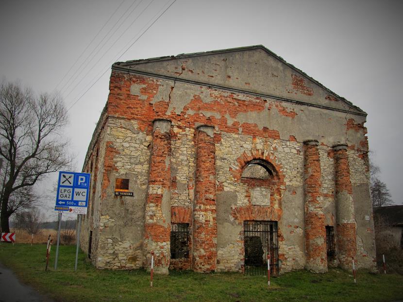 KRZEPICE - synagoga (2).jpg