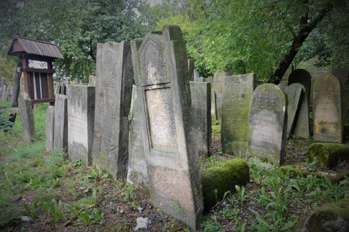 Cmentarz żydowski w Szydłowcu (3).jpg