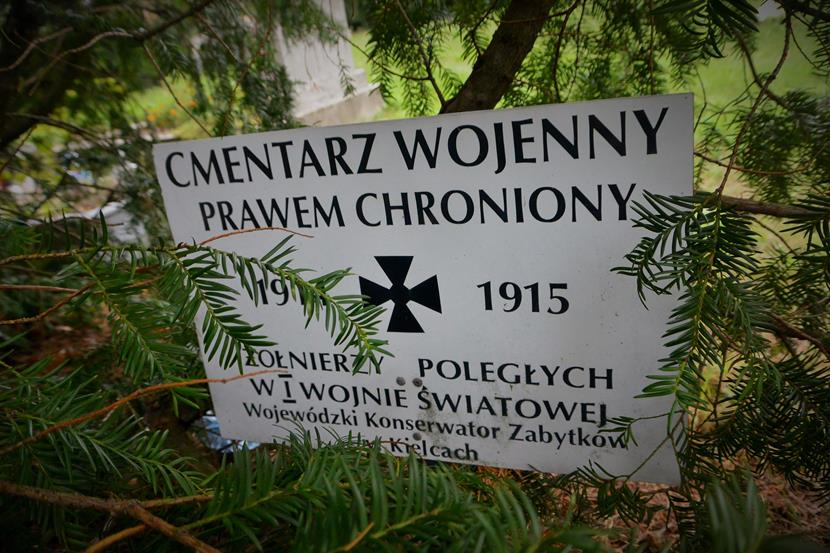 Cmentarz wojenny (15).JPG