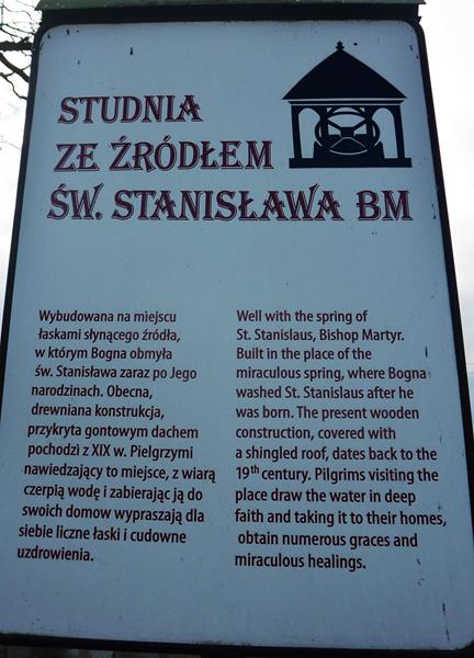 Szczepanów - studnia ze źródłem Świętego Stanisława (2).JPG