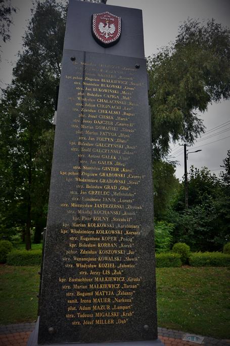 Obelisk pamięci (6).JPG