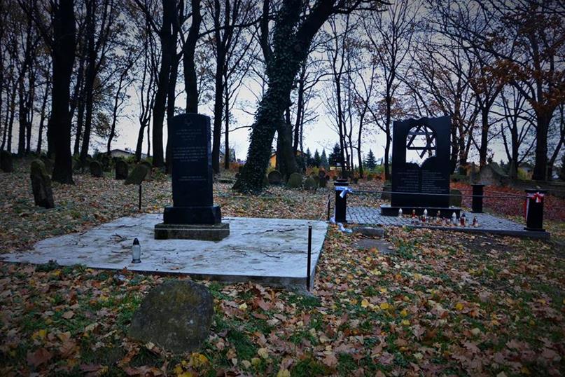 Współczesny obelisk (2).JPG