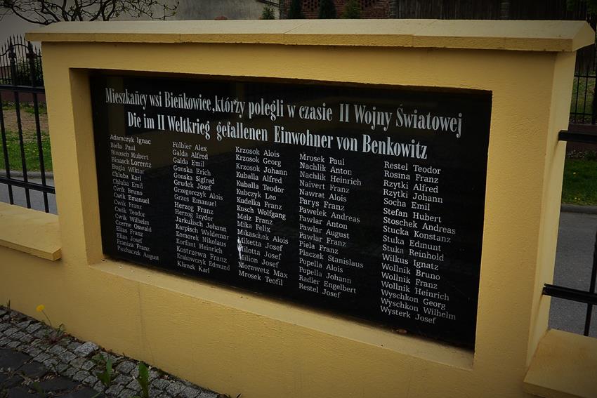 Bieńkowice - pomnik (5).jpg
