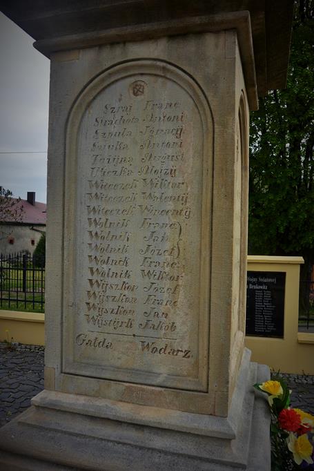 Bieńkowice - pomnik (9).jpg