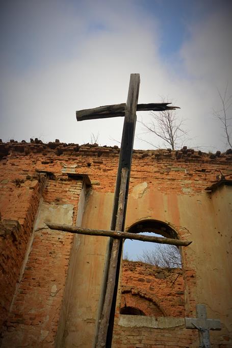 Wojnowice - ruiny kościoła (28).JPG