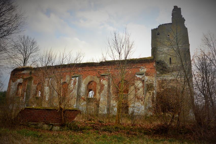 Wojnowice - ruiny kościoła (31).JPG