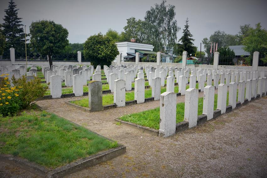 Cmentarz żołnierzy włoskich (21).JPG
