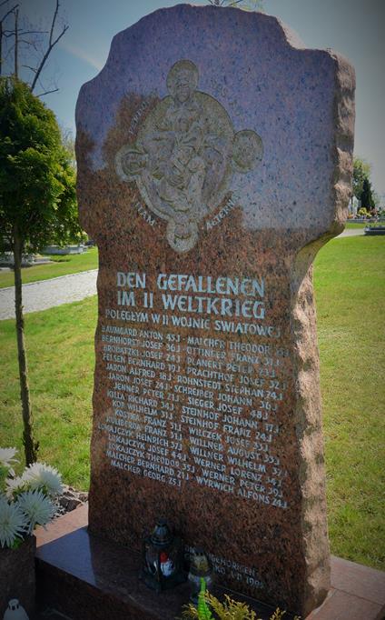 Pomnik Poległych w II Wojnie Światowej (3).JPG