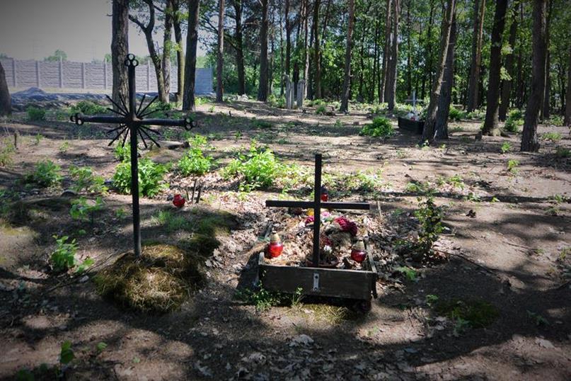 Cmentarzyk przy ulicy Weteranów (30).JPG