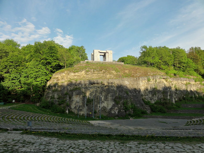 Gora sw. Anny - pomnik (1).jpg