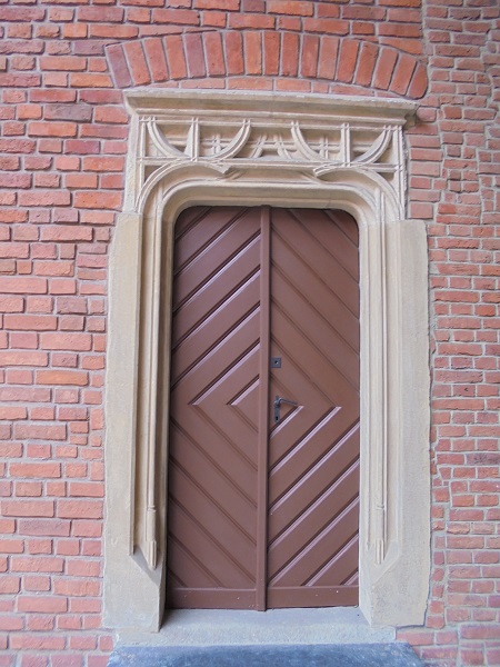KR Collegium Maius portal gotycki.JPG