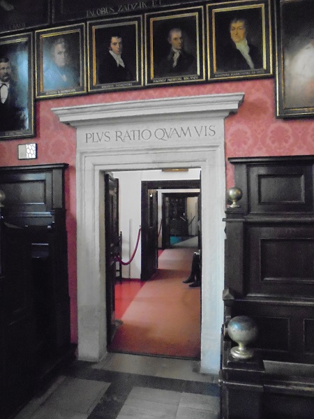 KR Collegium Maius aula portal wejsciowy.JPG