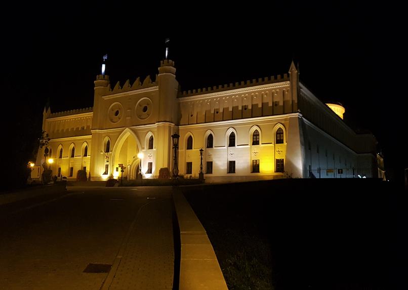 Zamek w Lublinie nocą.jpg