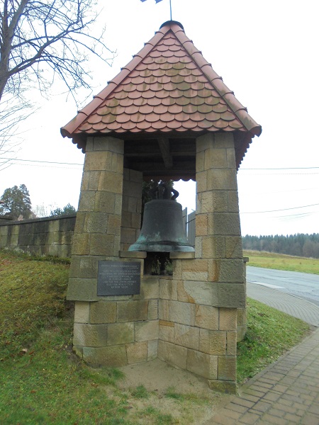 Stary Wisnicz kosciol oslona na dzwon.JPG