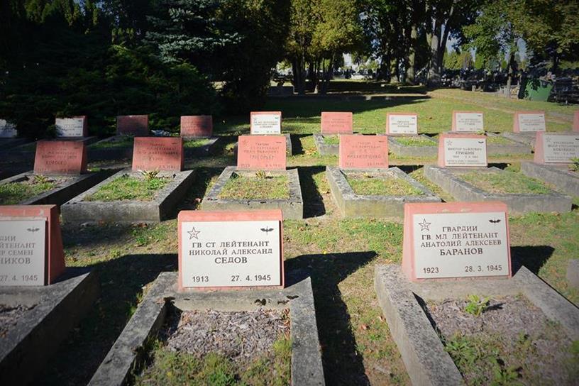 Groby zmarłych z ran i chorób (7).JPG
