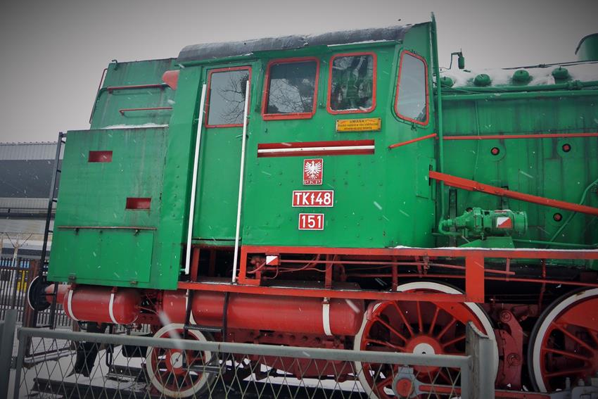 Zabytkowa lokomotywa (3).JPG