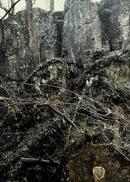 Panieńskie Skaly - serce na skale - miejsce po Matce Boskiej.JPG